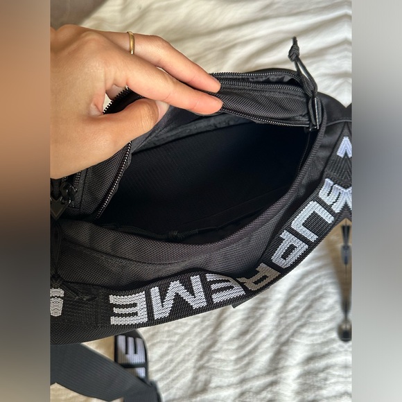 Supreme Men’s waist bag SS18 black - Picture 9 of 17